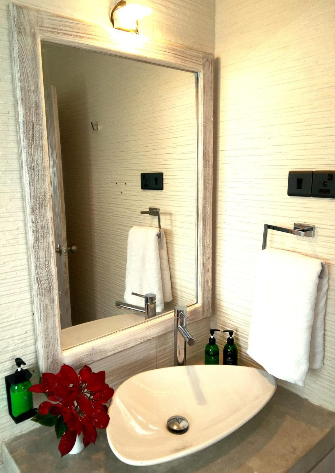 Highland Stonehouse Luxury Boutique Hotel นูวาราเอลิยา ภายนอก รูปภาพ